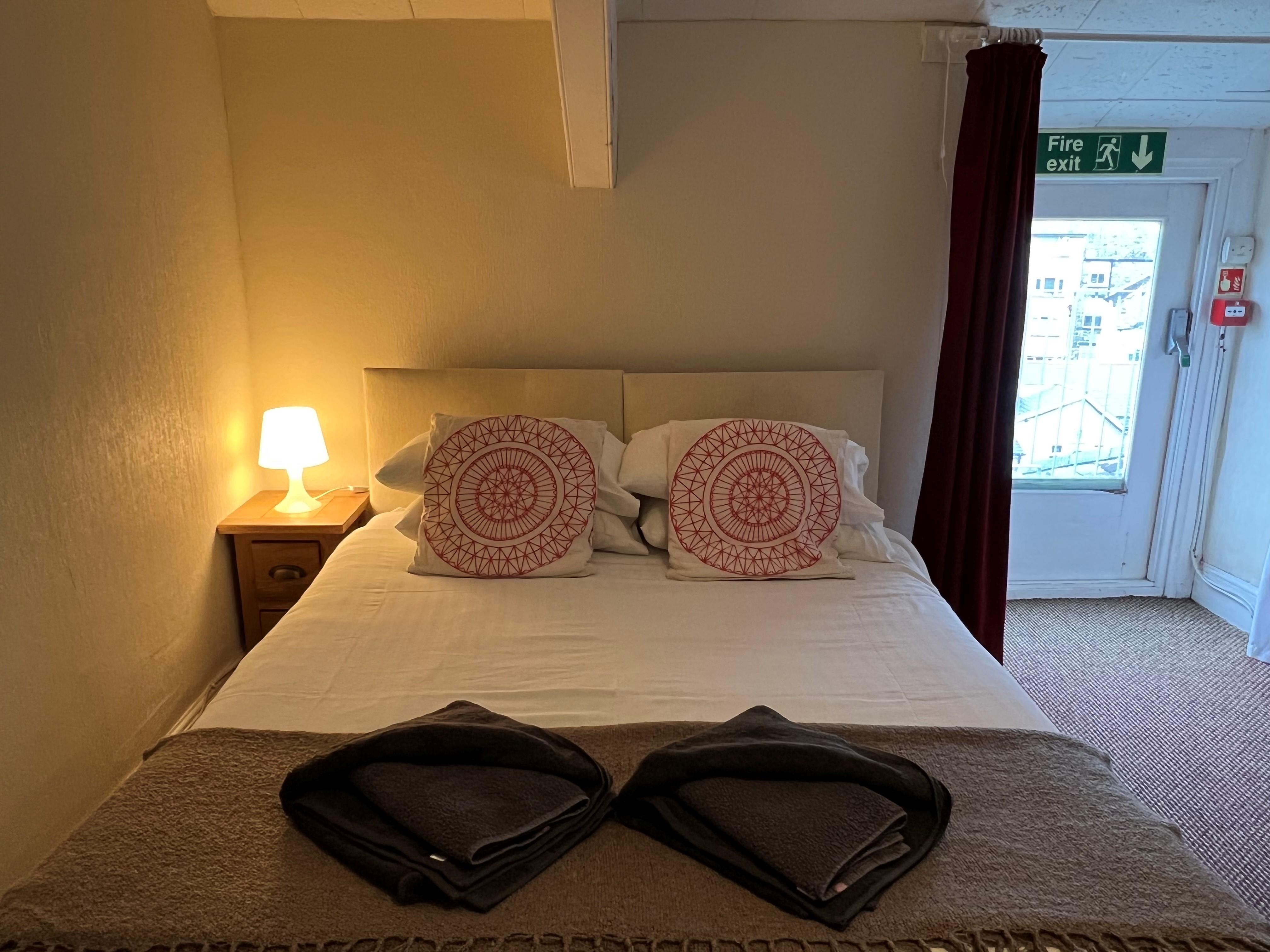 Room 8 - Ensuite Double Room | Crystal House, Barmouth